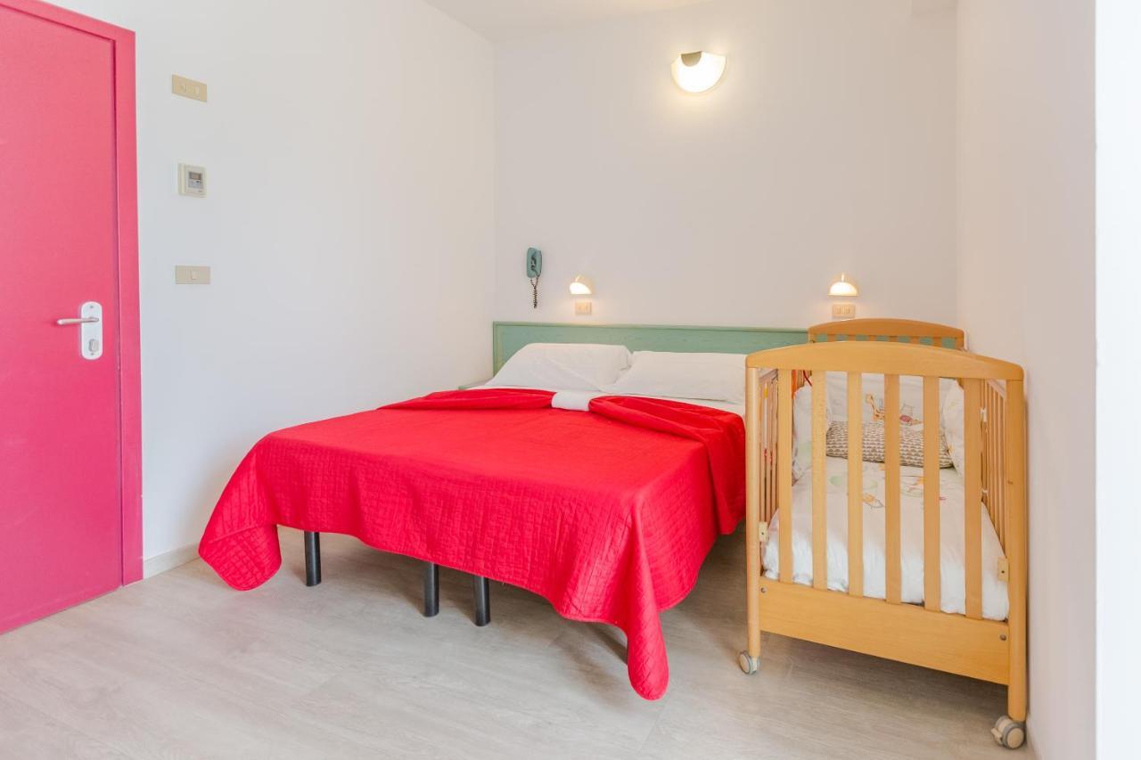 Hotel Eiffel Rimini Eksteriør bilde