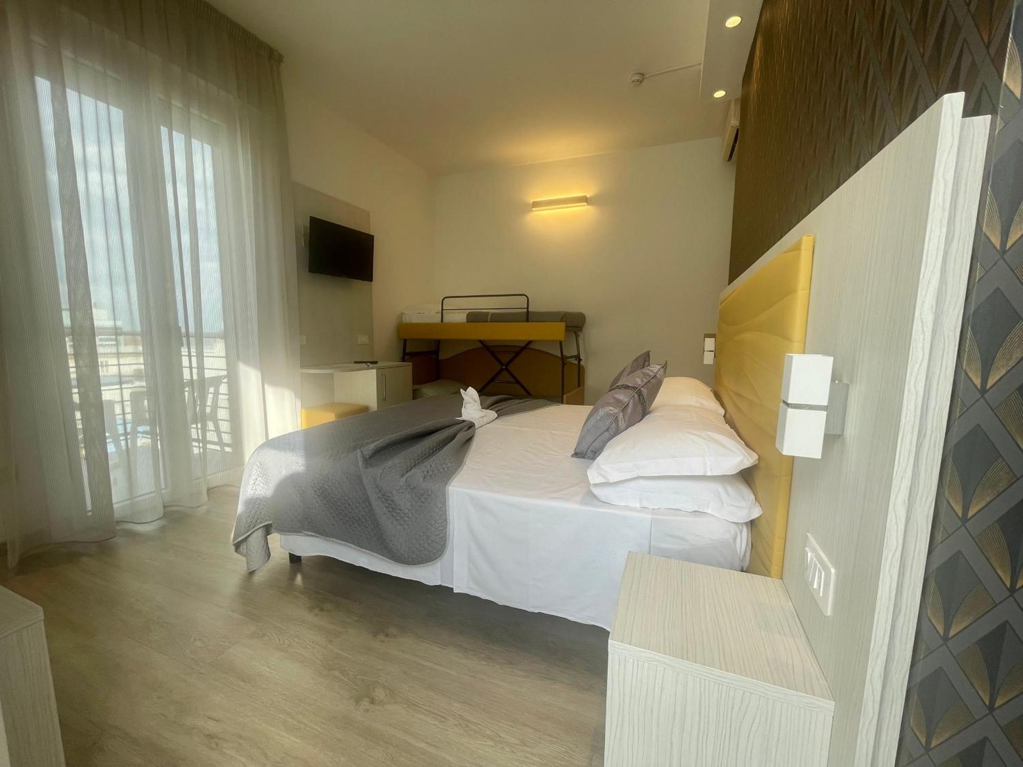 Hotel Eiffel Rimini Eksteriør bilde